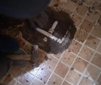 城关卫生间漏水维修公司为您分享下卫生间渗水如何处理及注意事项